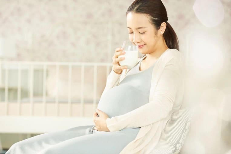 bà bầu nên uống sữa hạt vào lúc nào